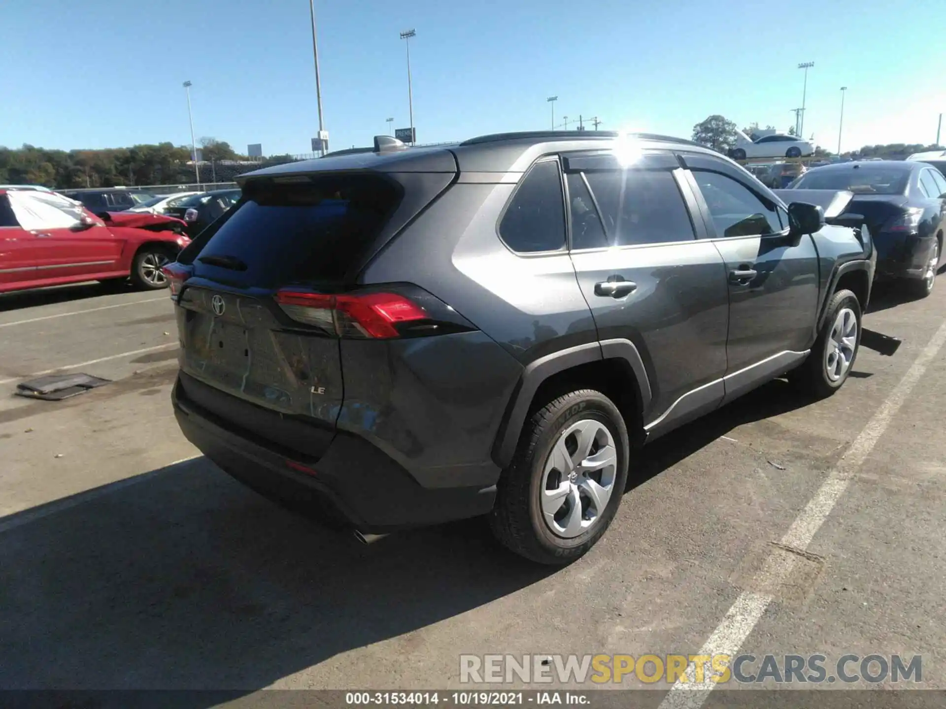 4 Photograph of a damaged car 2T3H1RFV1KC023925 TOYOTA RAV4 2019