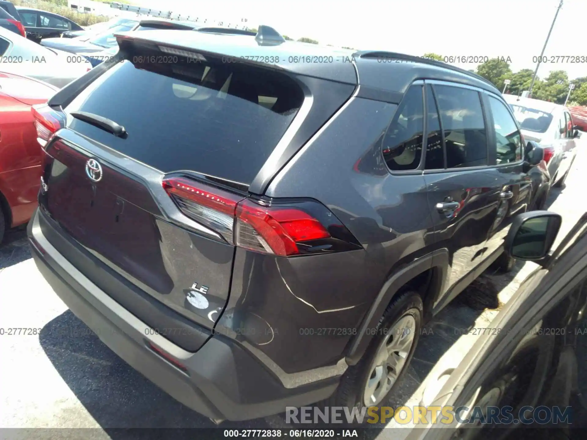 4 Фотография поврежденного автомобиля 2T3H1RFV1KC024072 TOYOTA RAV4 2019