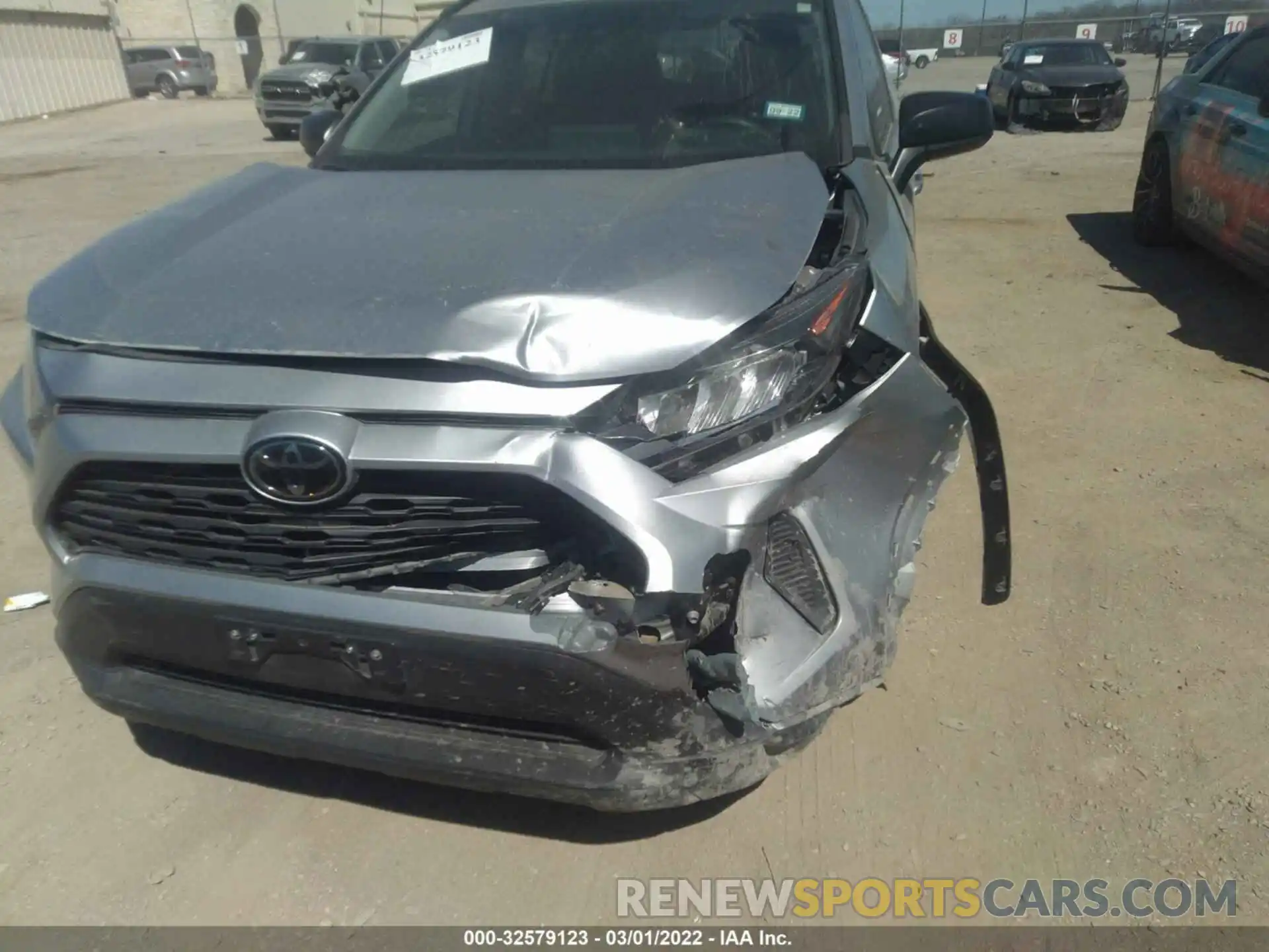 6 Photograph of a damaged car 2T3H1RFV1KC025786 TOYOTA RAV4 2019