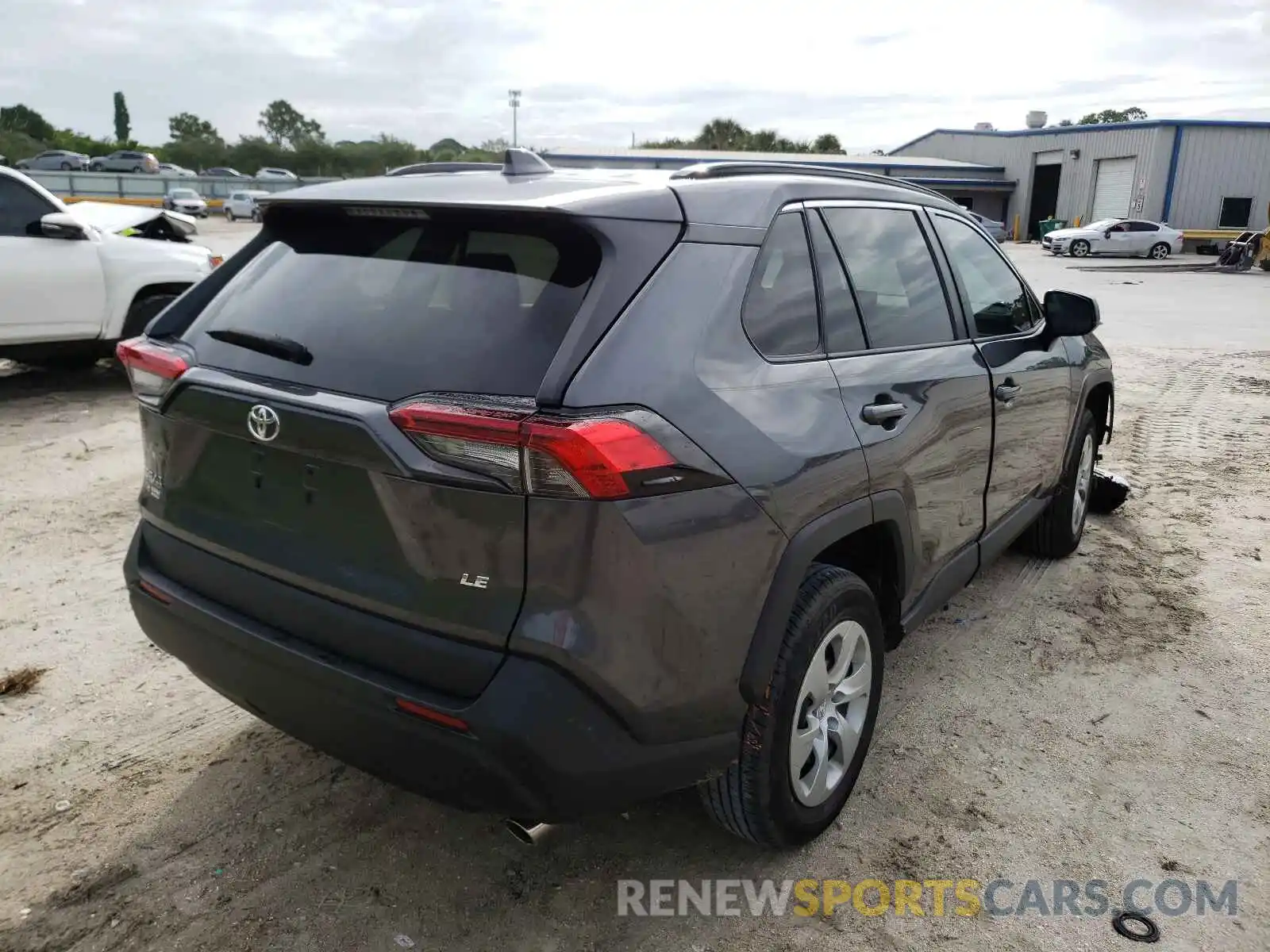 4 Photograph of a damaged car 2T3H1RFV1KC028459 TOYOTA RAV4 2019