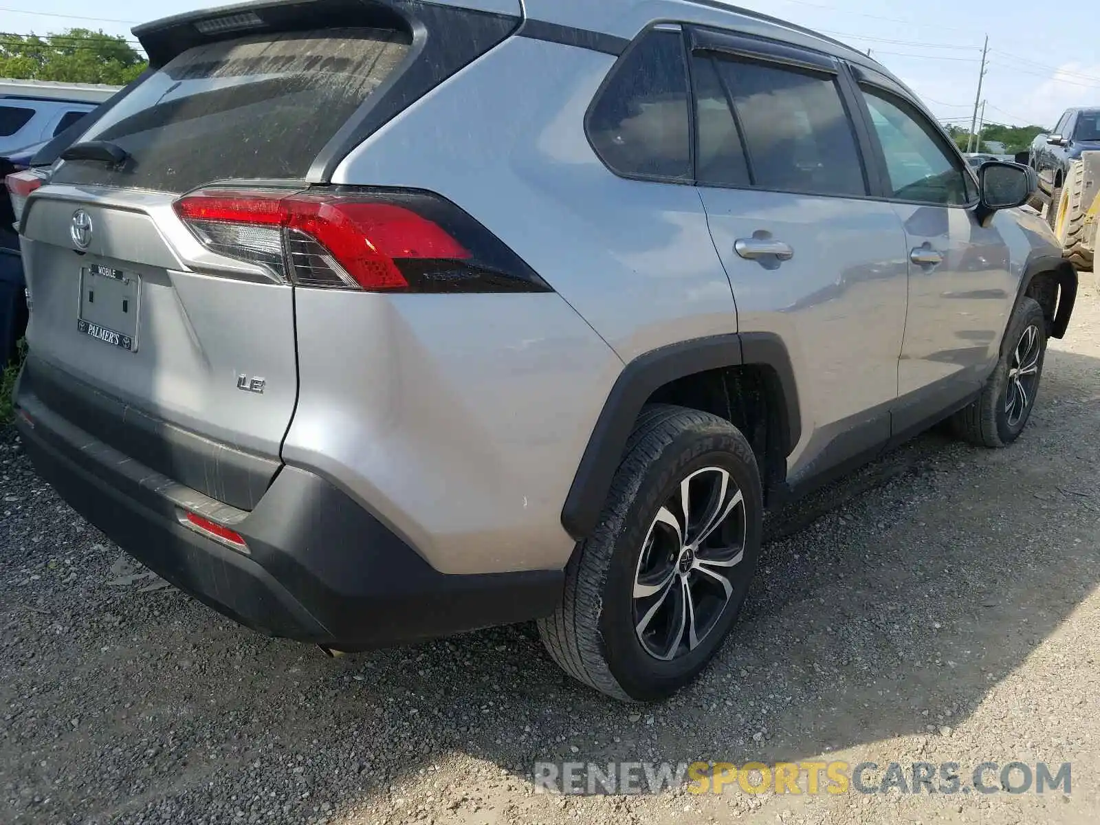 4 Photograph of a damaged car 2T3H1RFV1KC030454 TOYOTA RAV4 2019