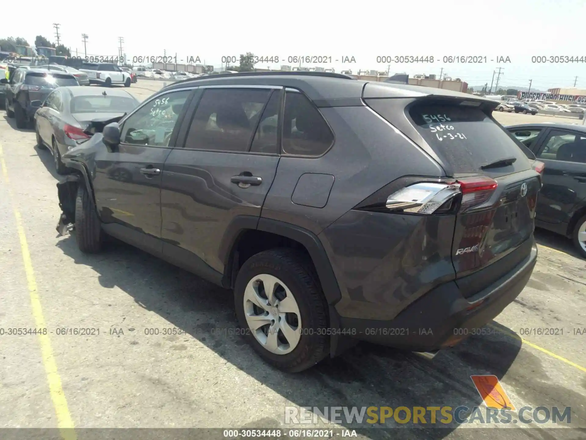 3 Фотография поврежденного автомобиля 2T3H1RFV1KC030650 TOYOTA RAV4 2019