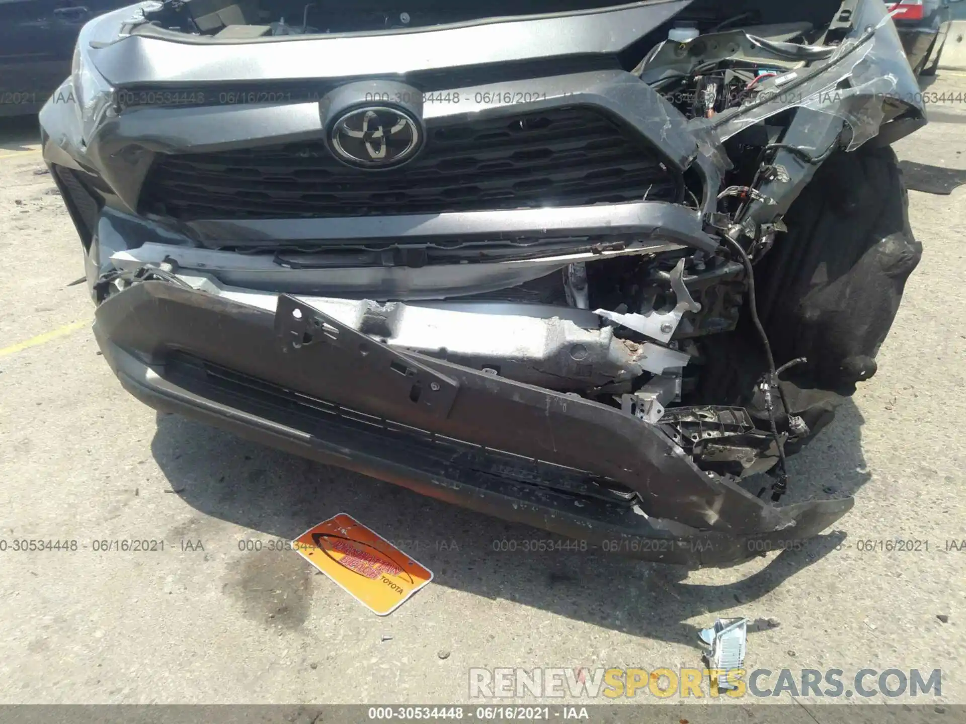 6 Photograph of a damaged car 2T3H1RFV1KC030650 TOYOTA RAV4 2019