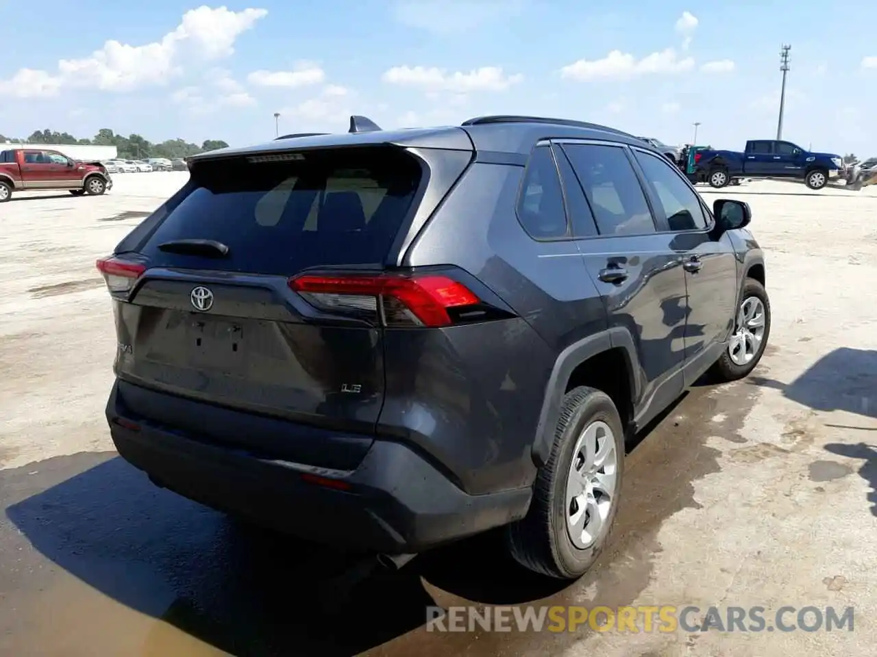 4 Photograph of a damaged car 2T3H1RFV1KC030969 TOYOTA RAV4 2019