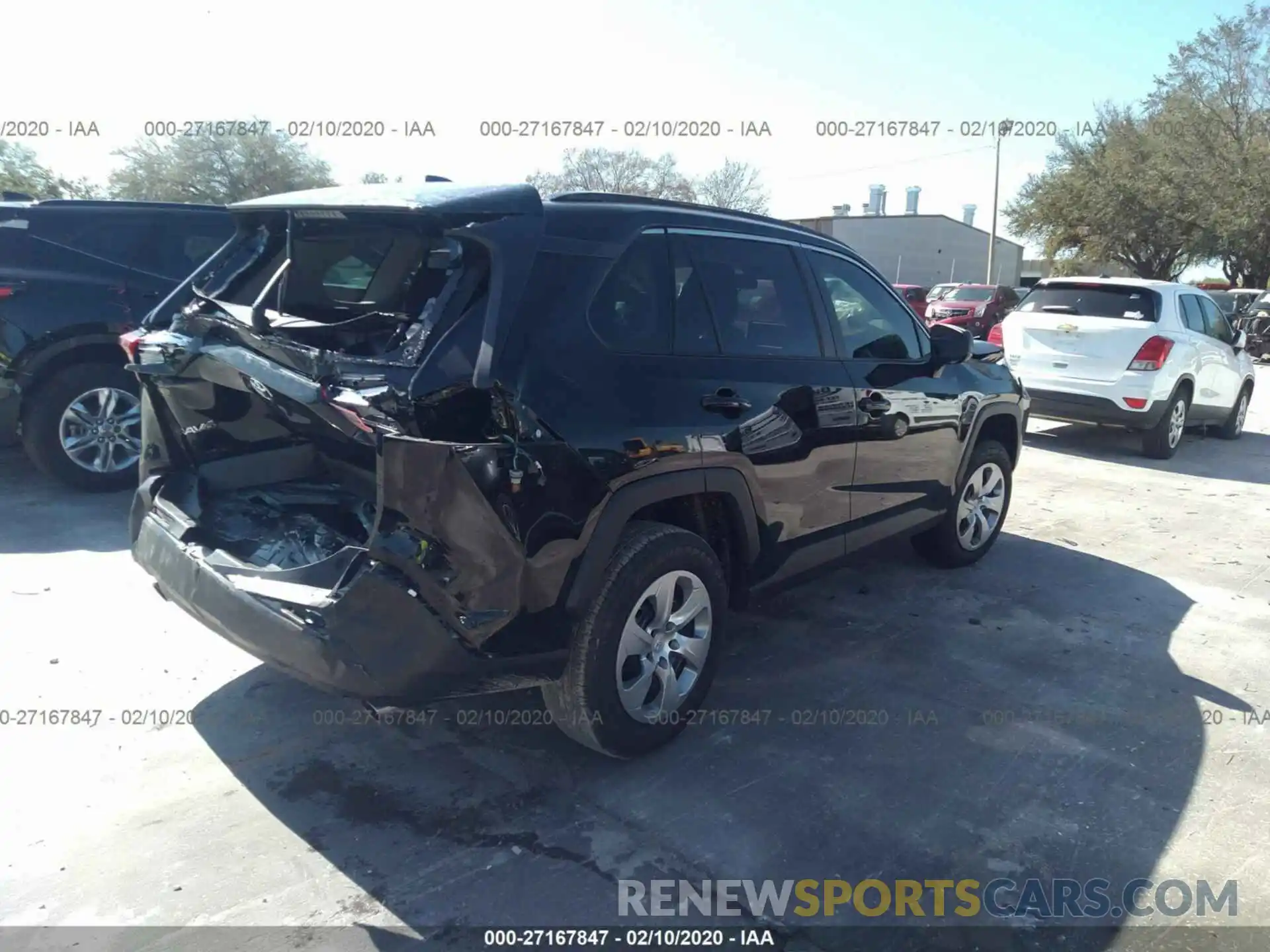 4 Photograph of a damaged car 2T3H1RFV1KW004855 TOYOTA RAV4 2019