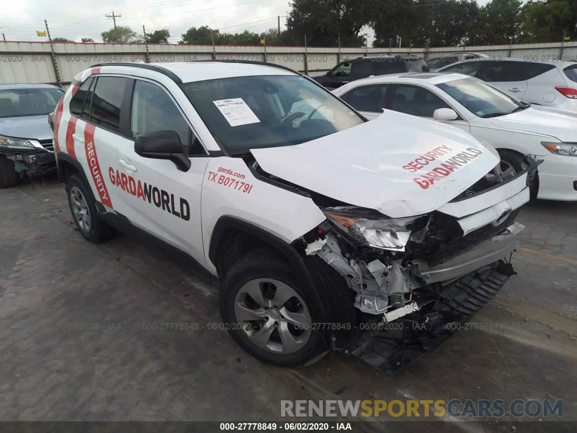 1 Photograph of a damaged car 2T3H1RFV1KW005049 TOYOTA RAV4 2019