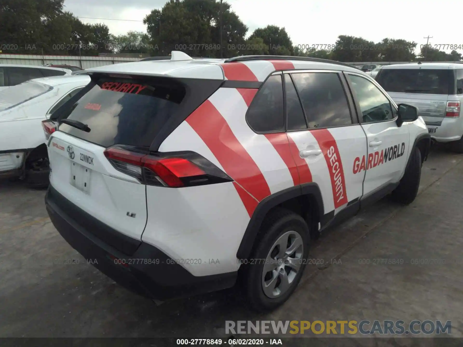 4 Photograph of a damaged car 2T3H1RFV1KW005049 TOYOTA RAV4 2019