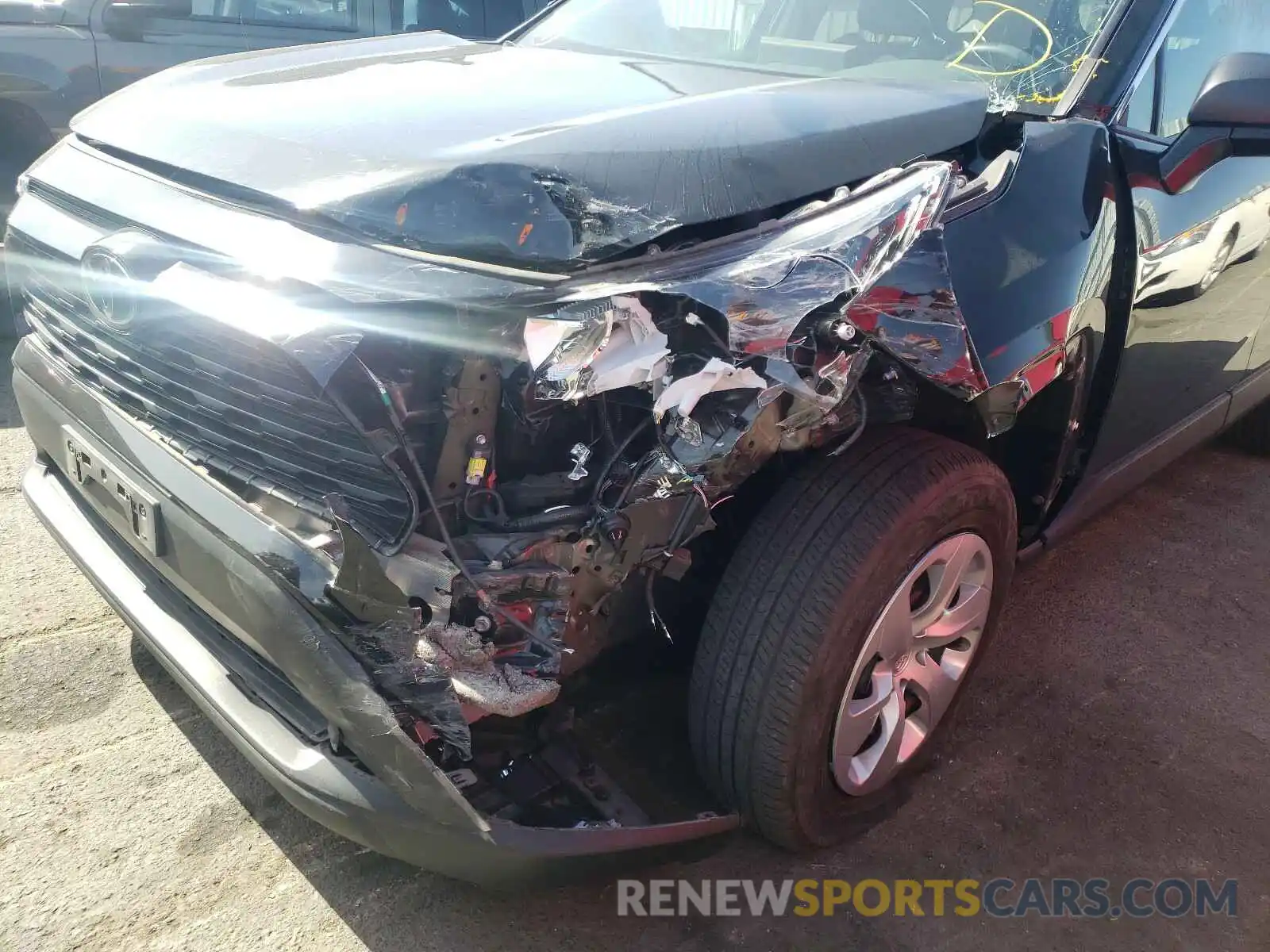 9 Photograph of a damaged car 2T3H1RFV1KW010154 TOYOTA RAV4 2019