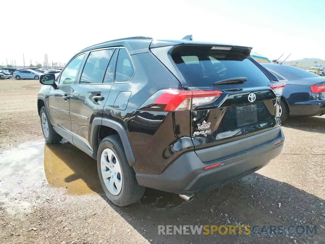 3 Photograph of a damaged car 2T3H1RFV1KW018738 TOYOTA RAV4 2019