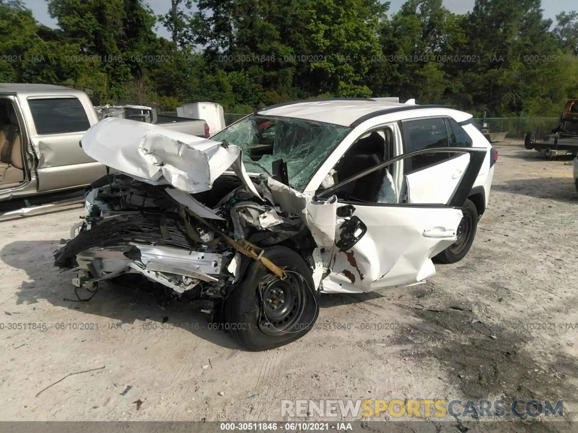 2 Photograph of a damaged car 2T3H1RFV1KW020778 TOYOTA RAV4 2019