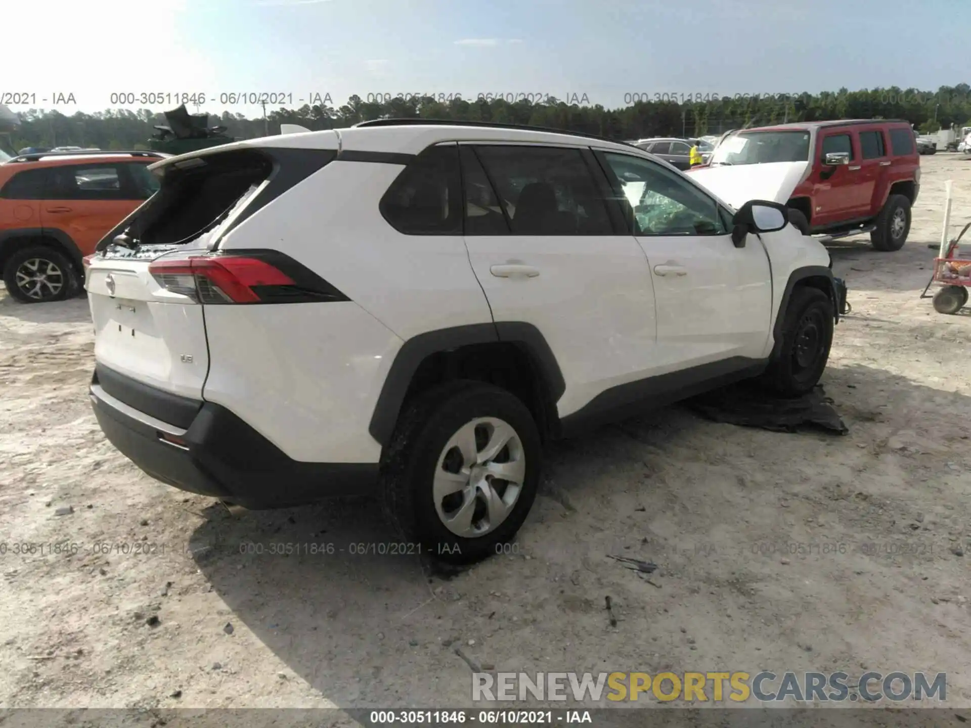 4 Фотография поврежденного автомобиля 2T3H1RFV1KW020778 TOYOTA RAV4 2019