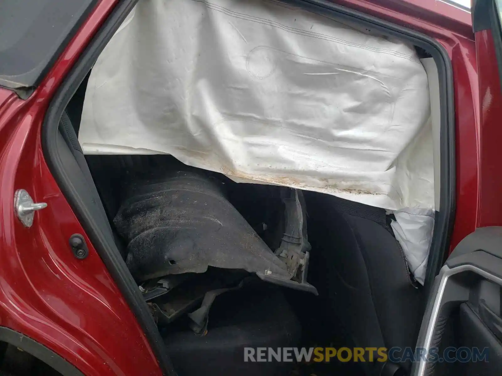 6 Photograph of a damaged car 2T3H1RFV1KW021123 TOYOTA RAV4 2019