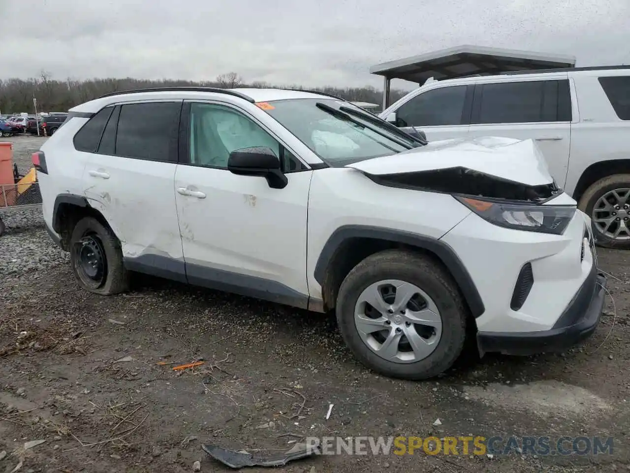 4 Photograph of a damaged car 2T3H1RFV1KW023891 TOYOTA RAV4 2019