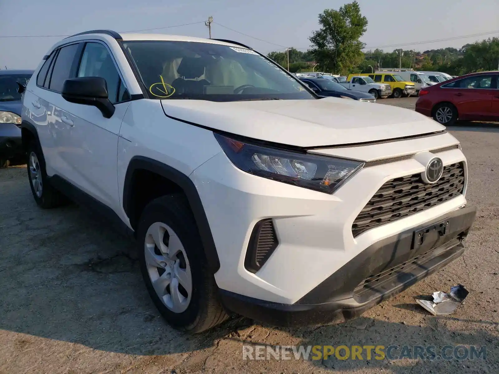 1 Photograph of a damaged car 2T3H1RFV1KW029948 TOYOTA RAV4 2019