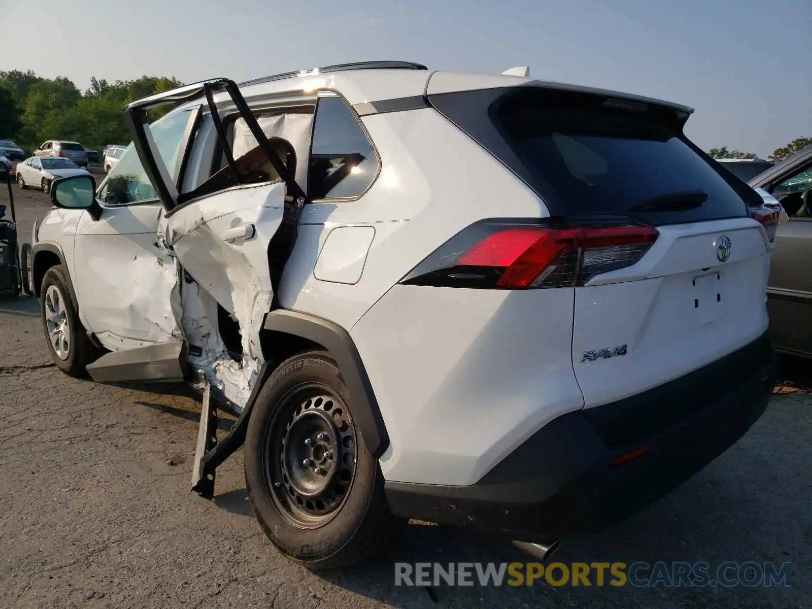 3 Photograph of a damaged car 2T3H1RFV1KW029948 TOYOTA RAV4 2019