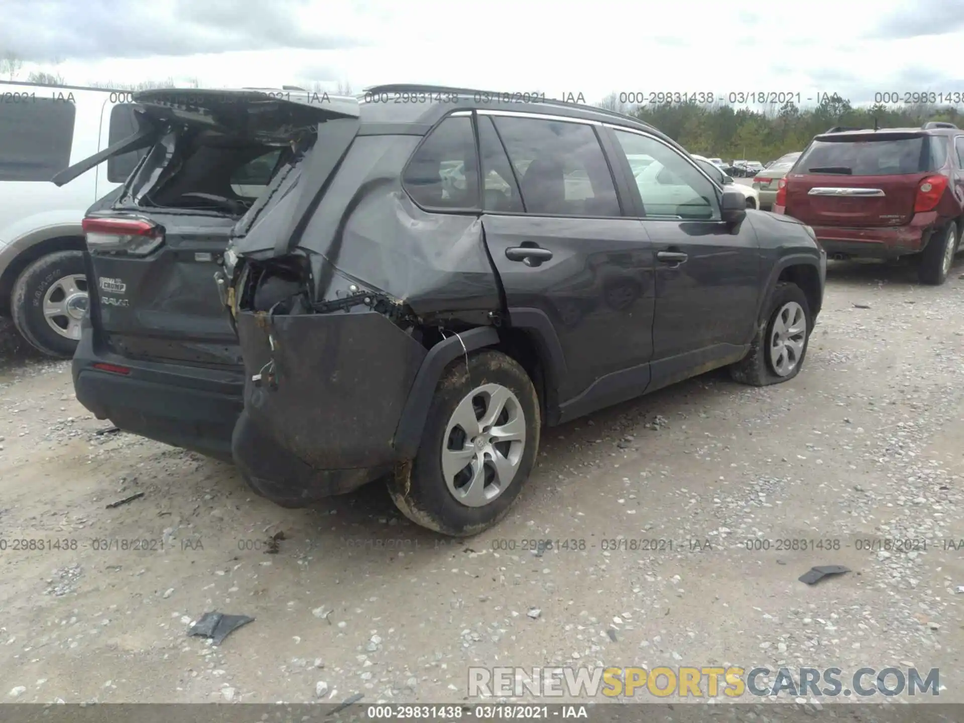 4 Photograph of a damaged car 2T3H1RFV1KW030341 TOYOTA RAV4 2019