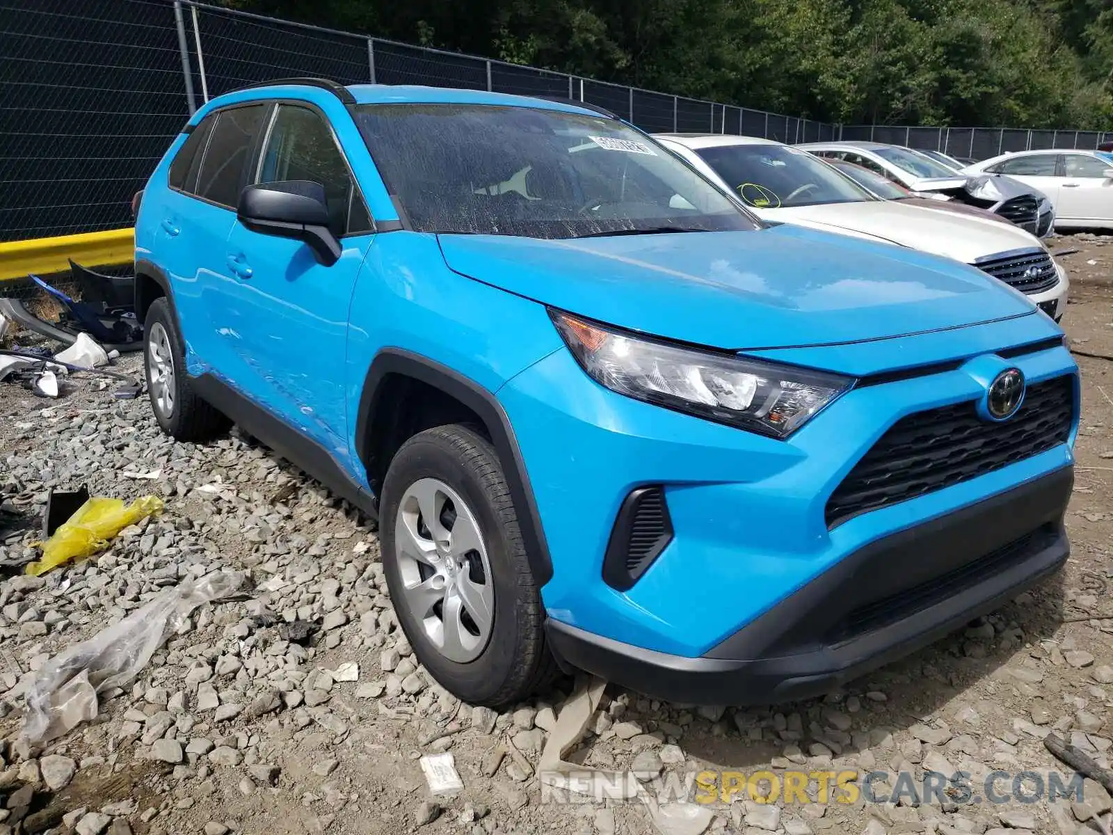 1 Photograph of a damaged car 2T3H1RFV1KW032235 TOYOTA RAV4 2019