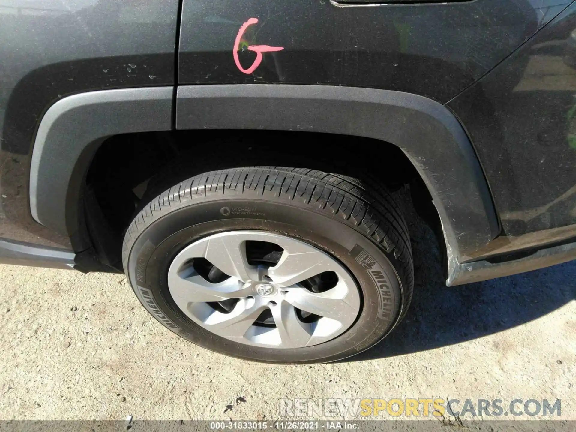 13 Photograph of a damaged car 2T3H1RFV1KW032719 TOYOTA RAV4 2019