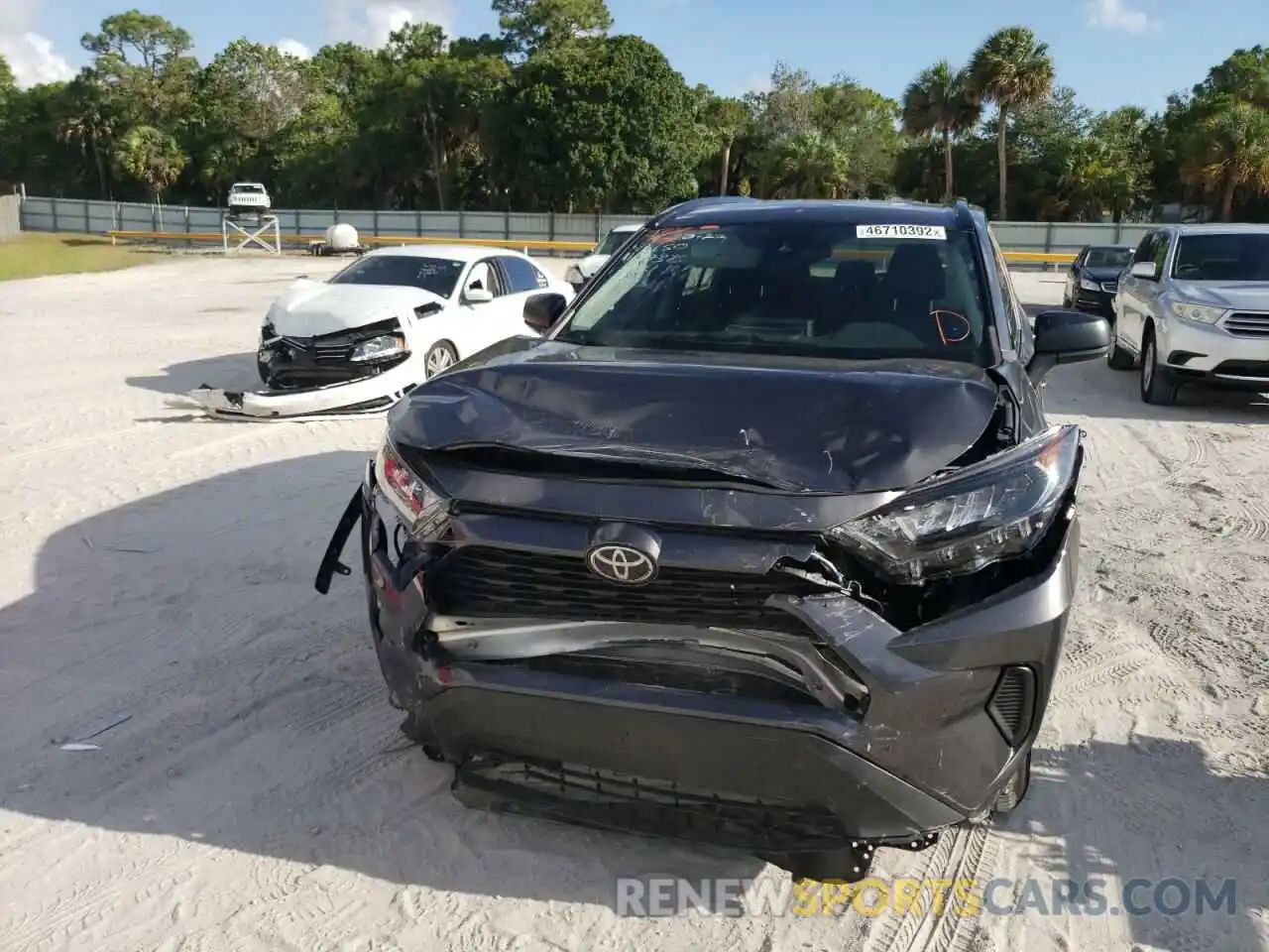 9 Photograph of a damaged car 2T3H1RFV1KW033241 TOYOTA RAV4 2019