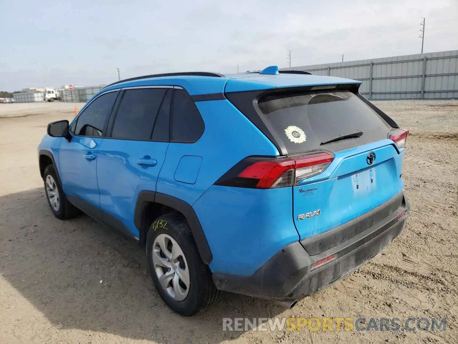 3 Фотография поврежденного автомобиля 2T3H1RFV1KW035653 TOYOTA RAV4 2019