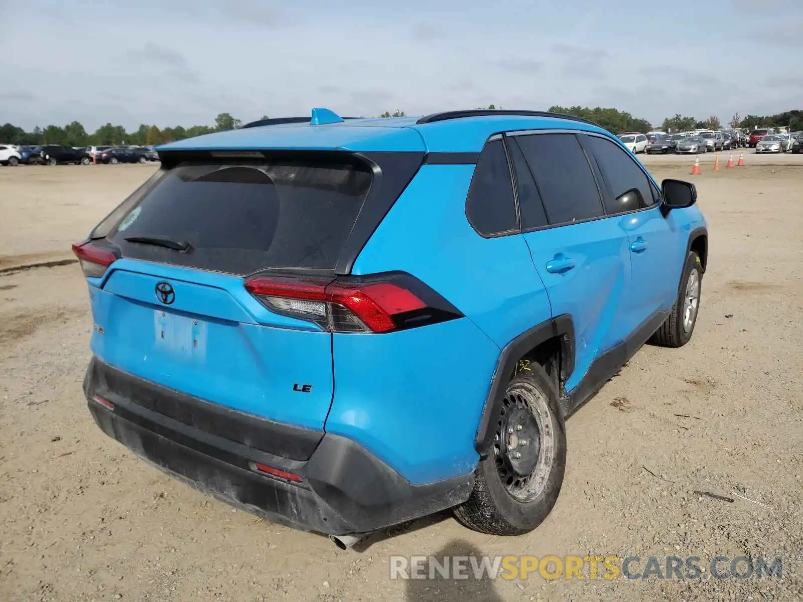 4 Photograph of a damaged car 2T3H1RFV1KW035653 TOYOTA RAV4 2019