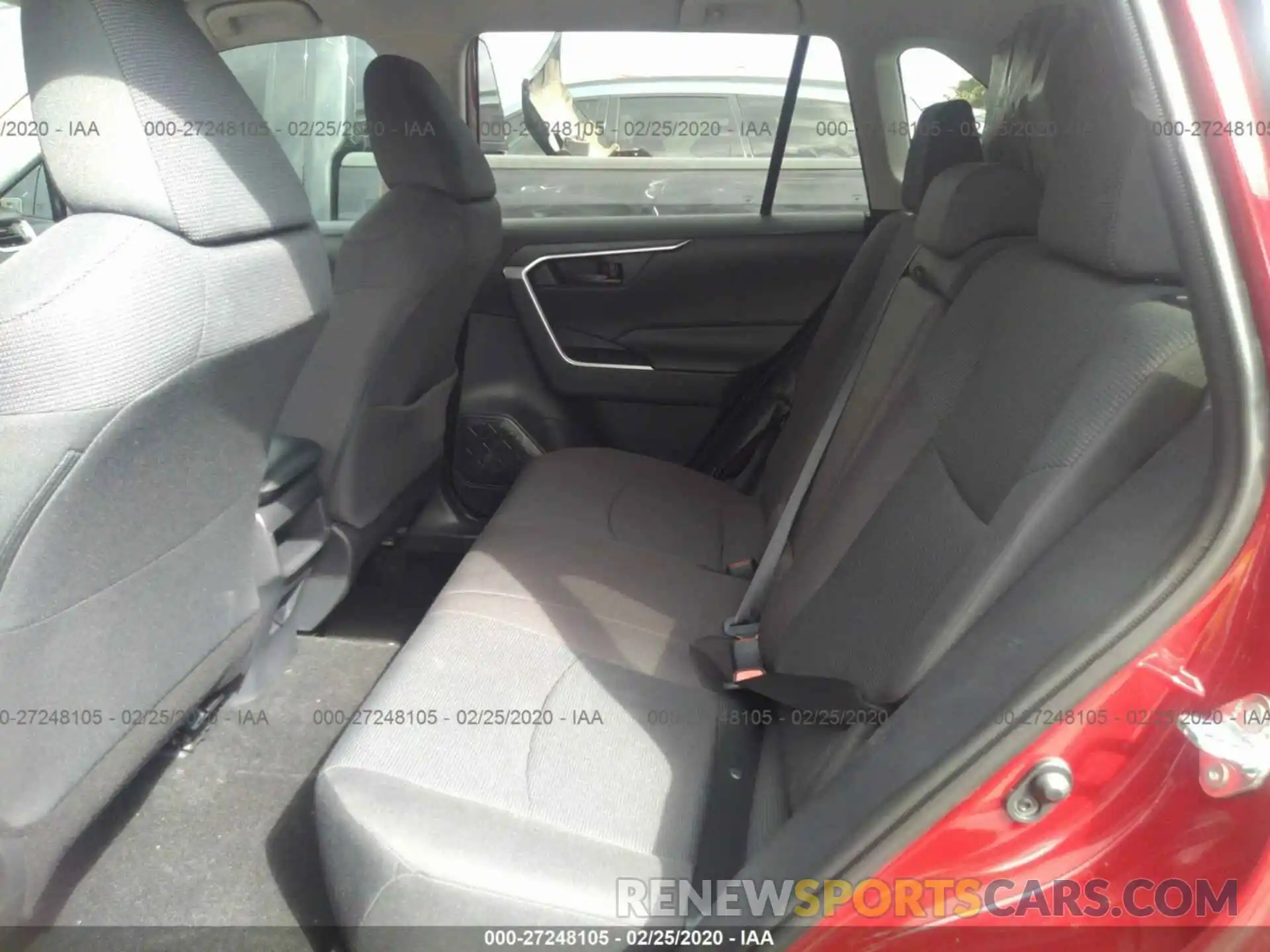 8 Photograph of a damaged car 2T3H1RFV1KW038102 TOYOTA RAV4 2019