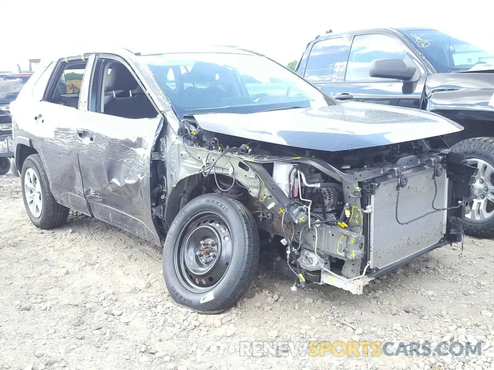 1 Photograph of a damaged car 2T3H1RFV1KW038729 TOYOTA RAV4 2019