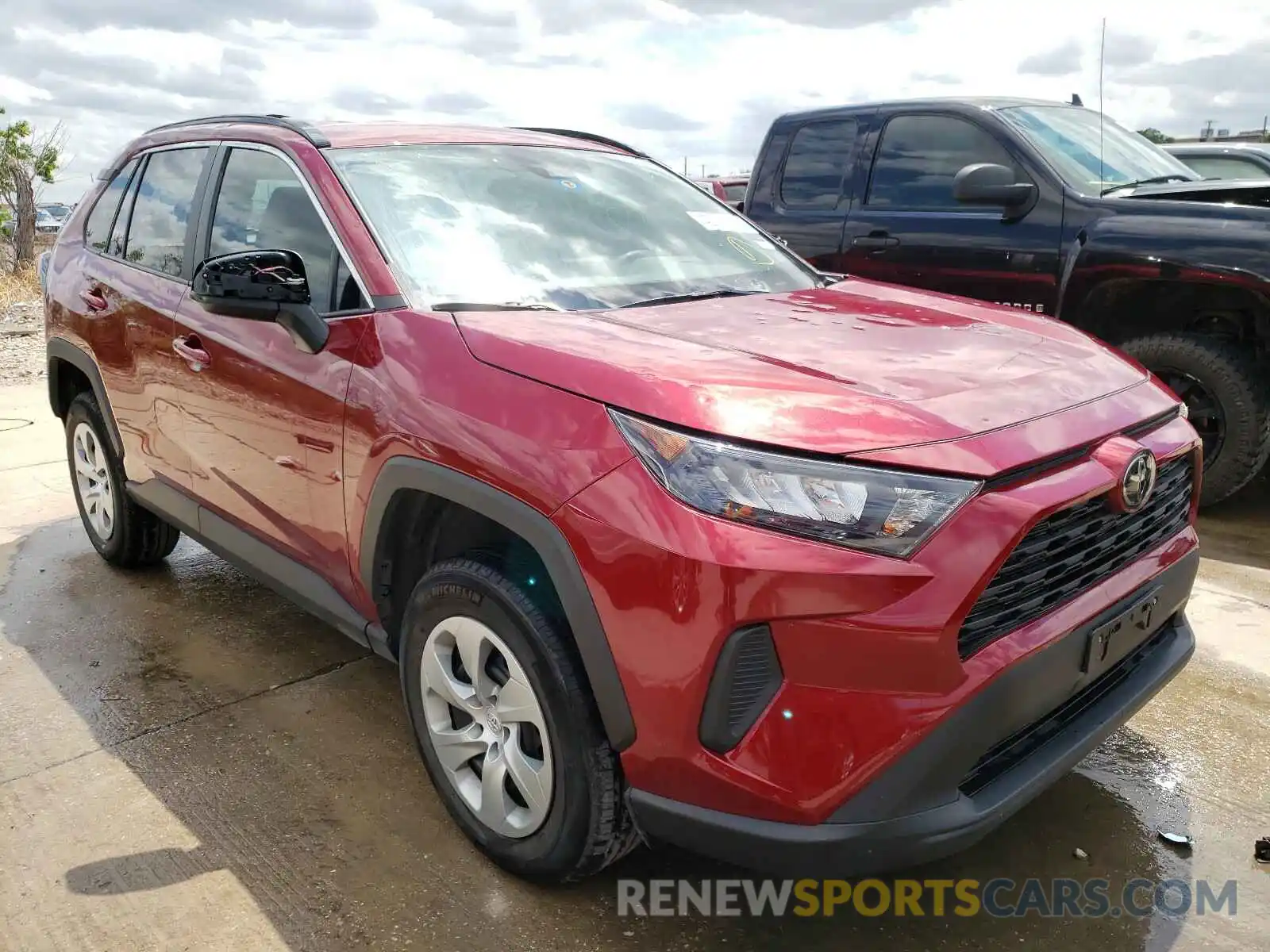 1 Photograph of a damaged car 2T3H1RFV1KW038777 TOYOTA RAV4 2019