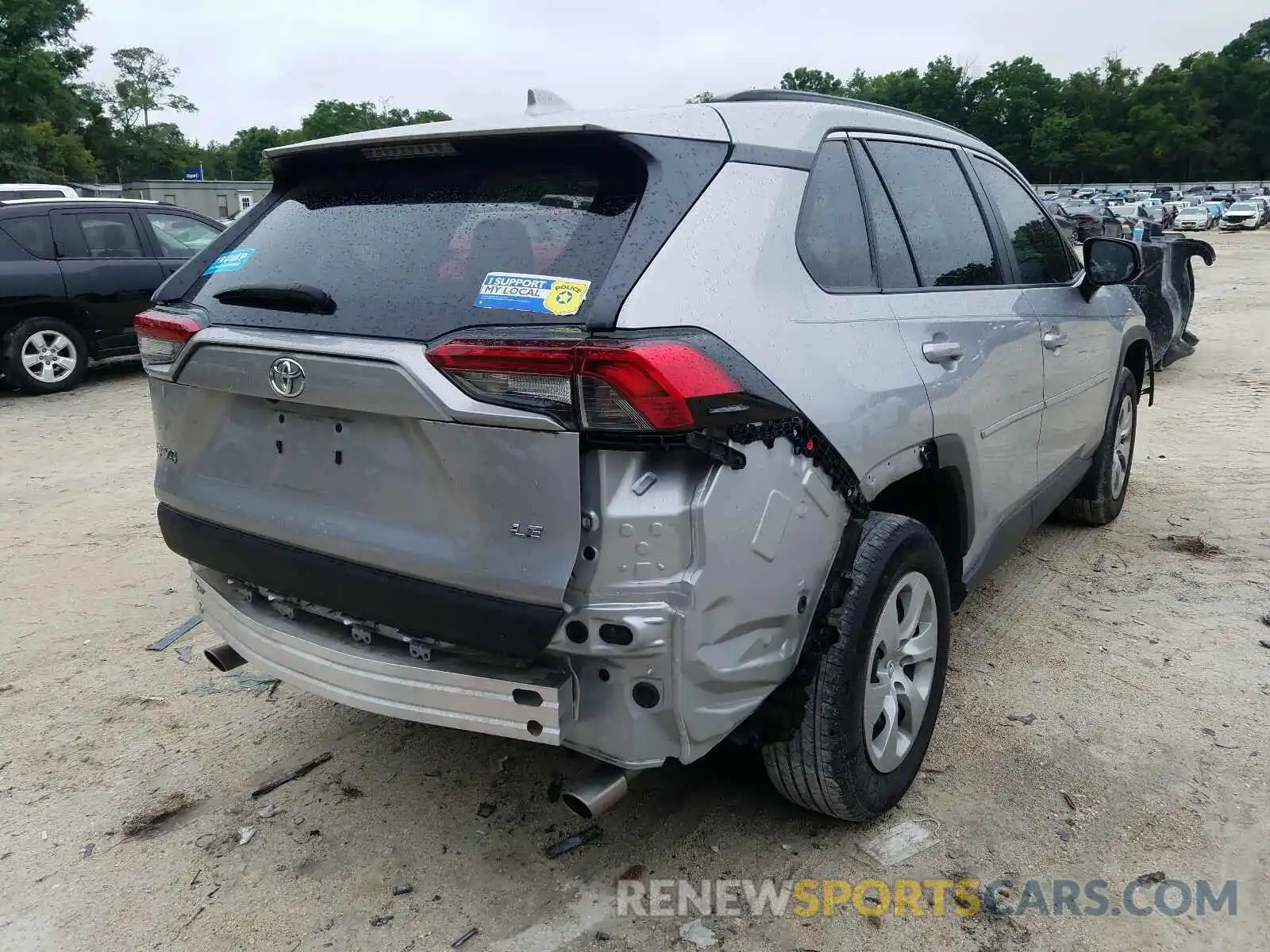 4 Photograph of a damaged car 2T3H1RFV1KW040576 TOYOTA RAV4 2019