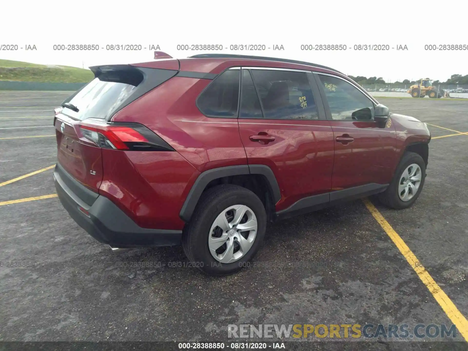 4 Photograph of a damaged car 2T3H1RFV1KW042070 TOYOTA RAV4 2019