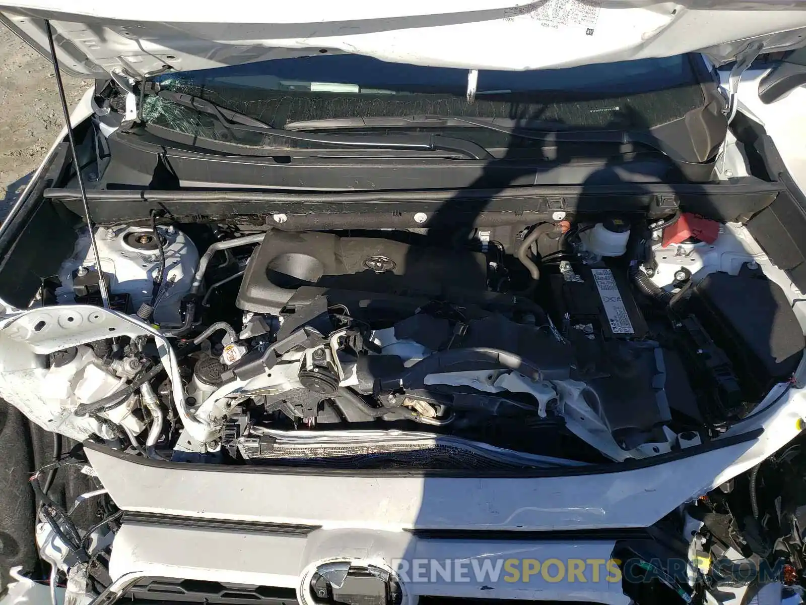 5 Photograph of a damaged car 2T3H1RFV1KW044496 TOYOTA RAV4 2019