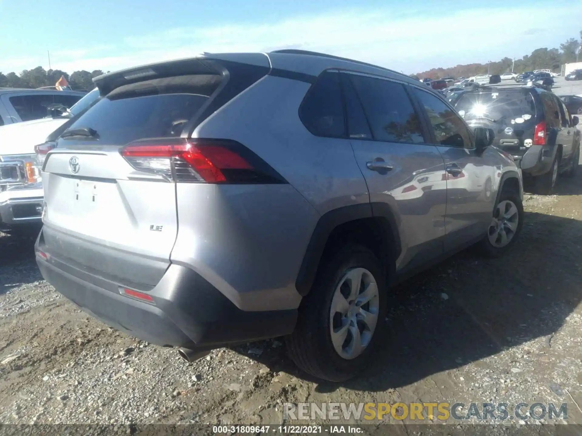 4 Photograph of a damaged car 2T3H1RFV1KW045082 TOYOTA RAV4 2019