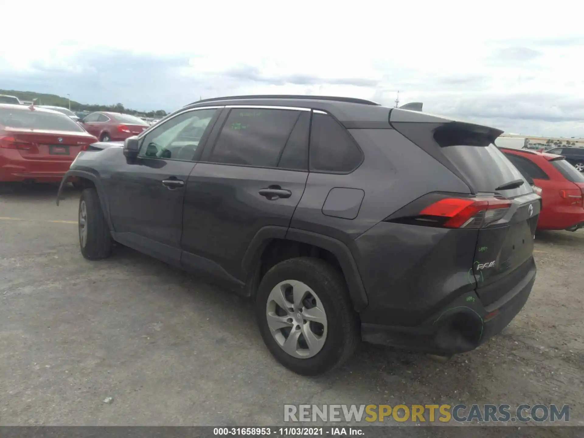 3 Фотография поврежденного автомобиля 2T3H1RFV1KW045597 TOYOTA RAV4 2019