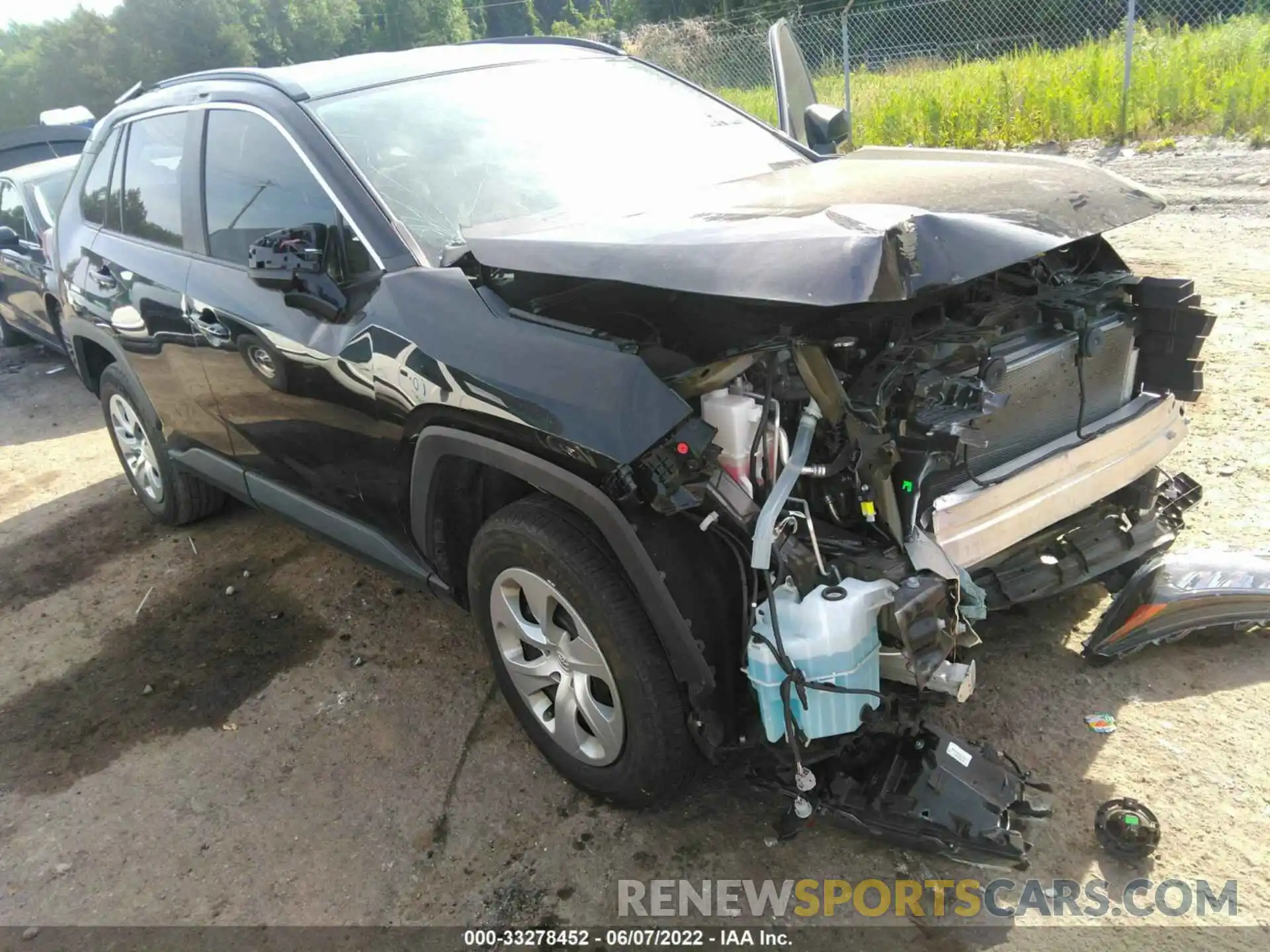 1 Photograph of a damaged car 2T3H1RFV1KW050475 TOYOTA RAV4 2019