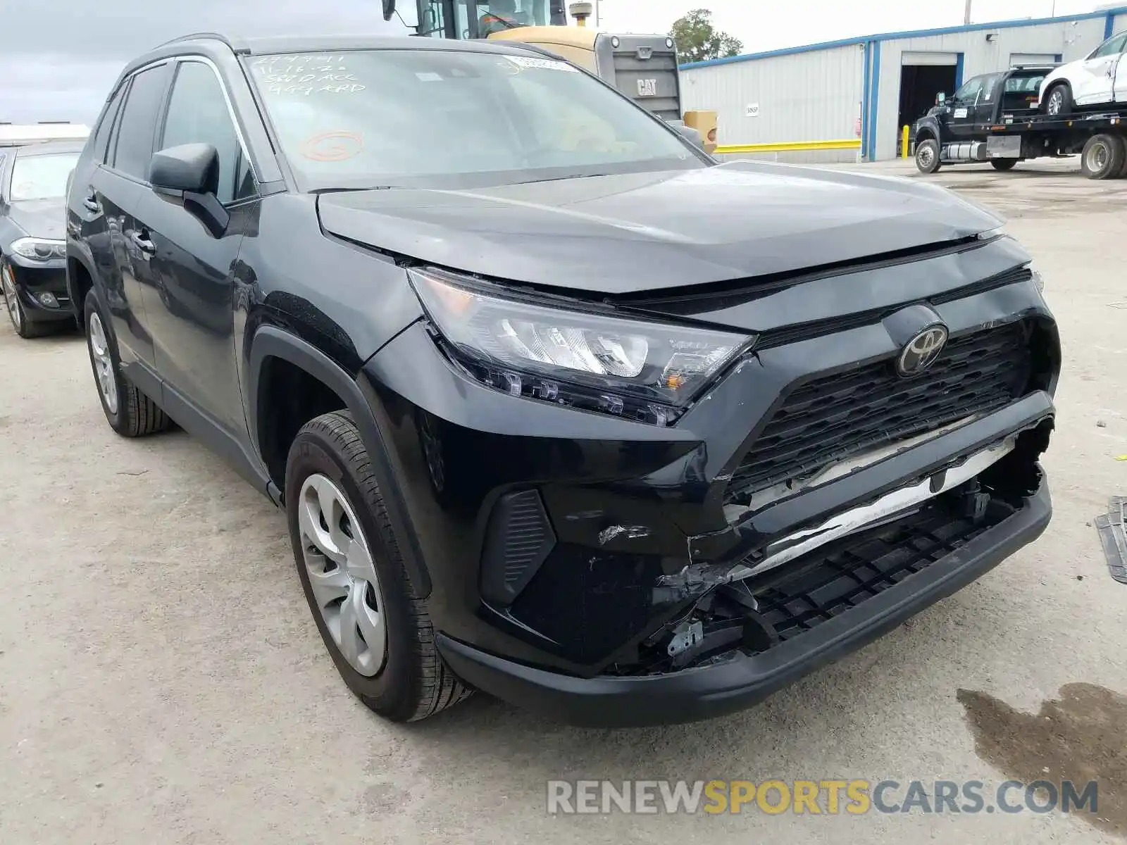 1 Photograph of a damaged car 2T3H1RFV1KW051870 TOYOTA RAV4 2019