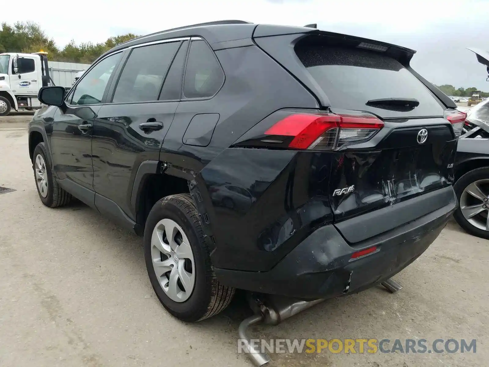 3 Photograph of a damaged car 2T3H1RFV1KW051870 TOYOTA RAV4 2019