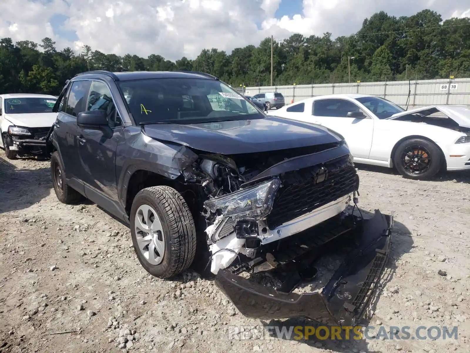 1 Photograph of a damaged car 2T3H1RFV1KW054705 TOYOTA RAV4 2019