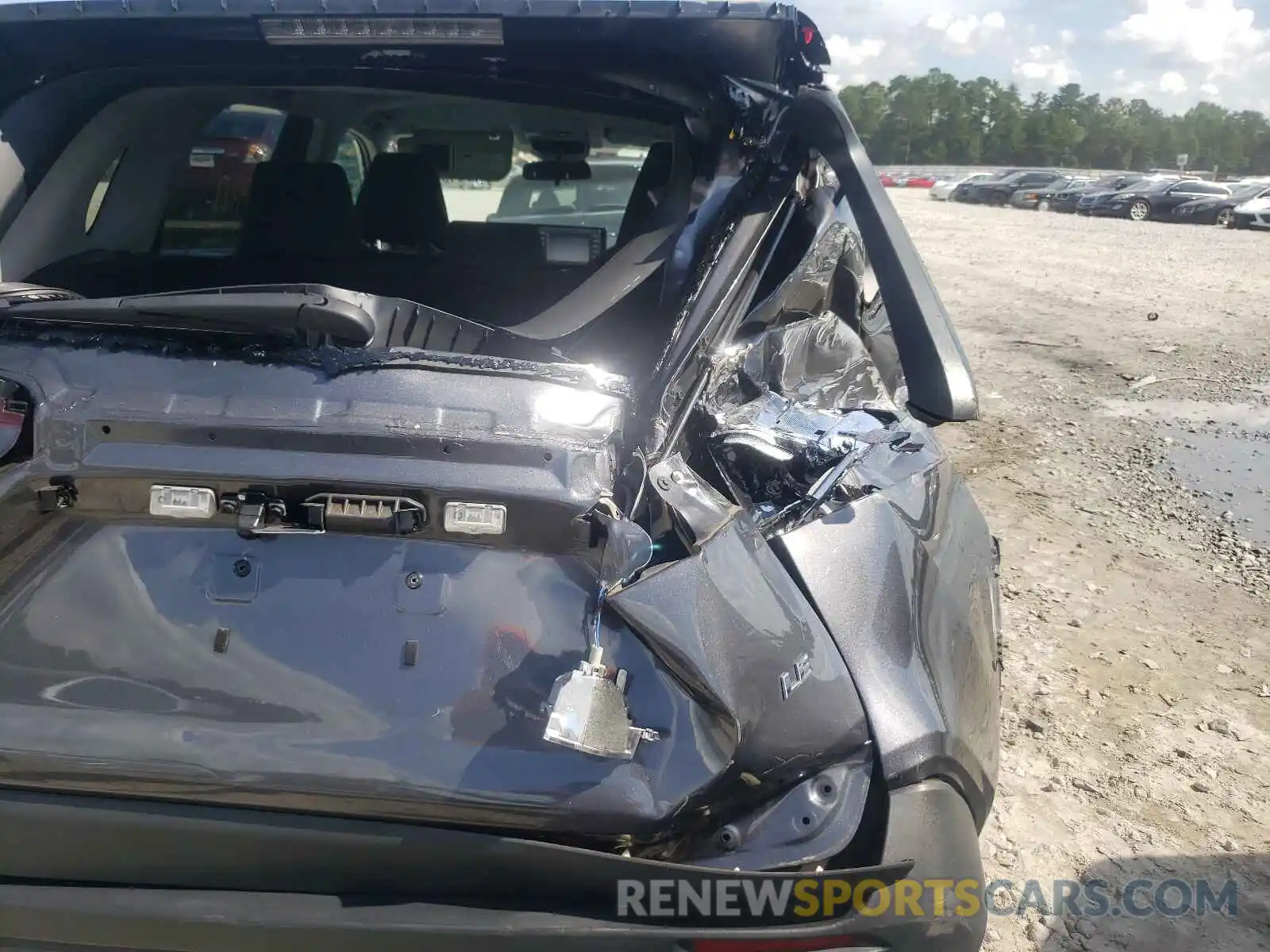 9 Photograph of a damaged car 2T3H1RFV1KW054705 TOYOTA RAV4 2019