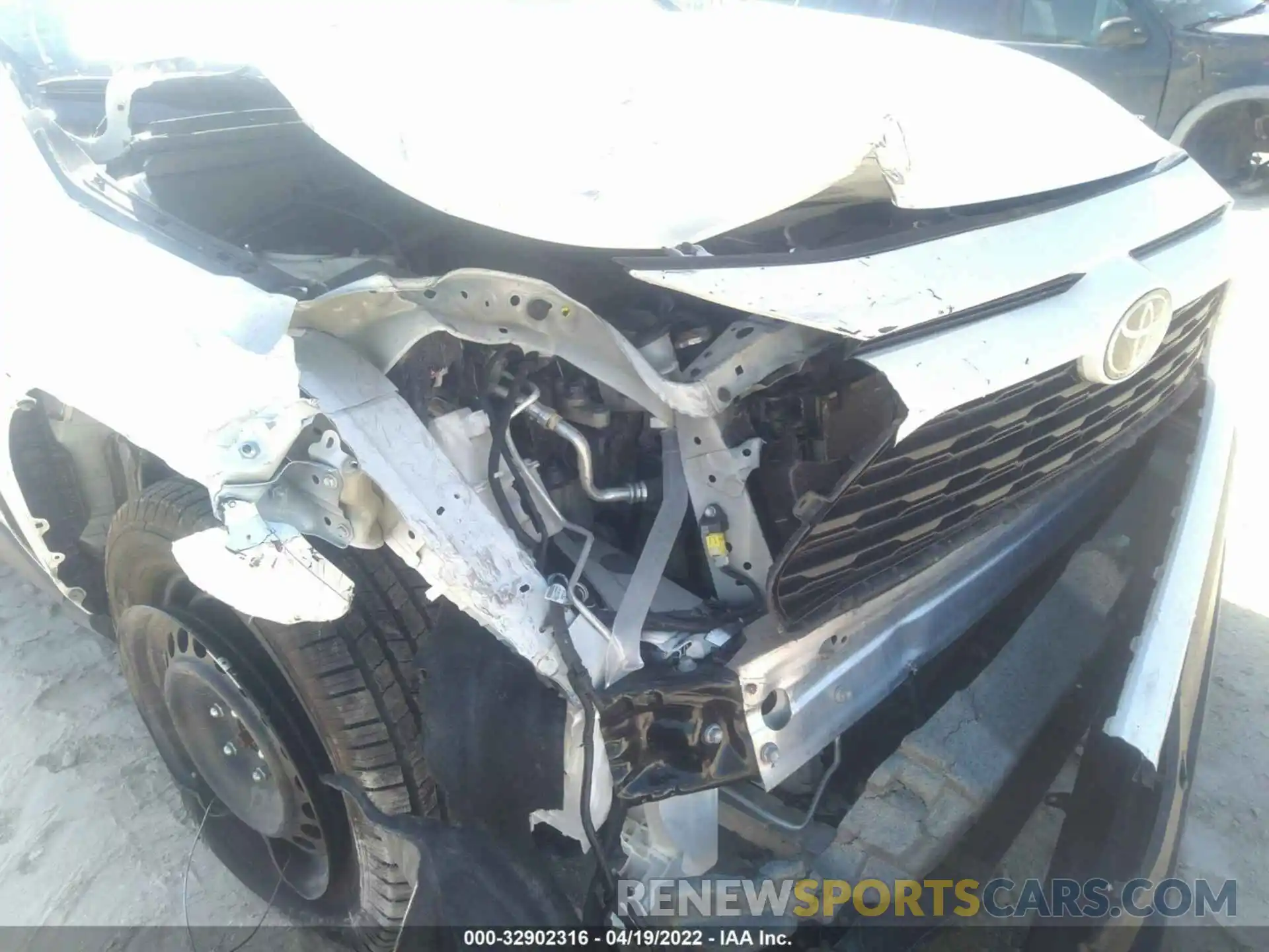 6 Photograph of a damaged car 2T3H1RFV1KW054817 TOYOTA RAV4 2019