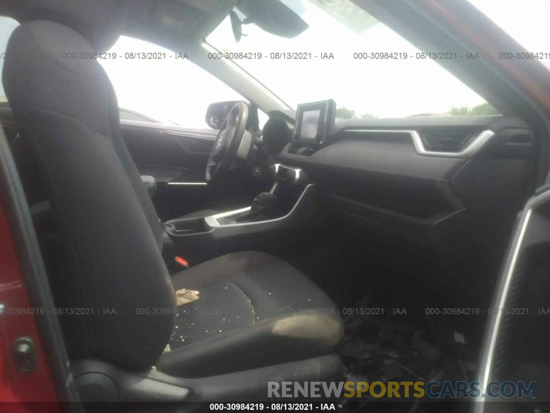 5 Photograph of a damaged car 2T3H1RFV1KW055210 TOYOTA RAV4 2019