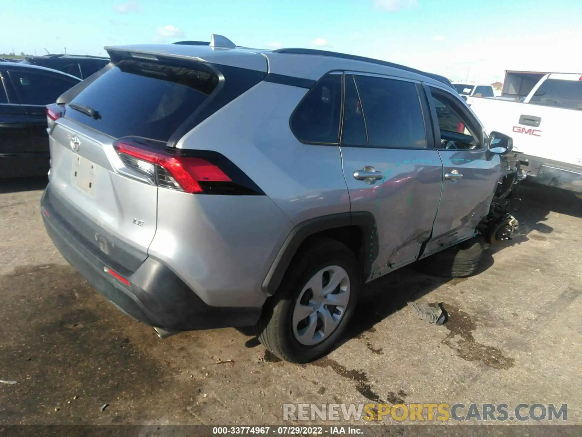 4 Photograph of a damaged car 2T3H1RFV1KW056566 TOYOTA RAV4 2019