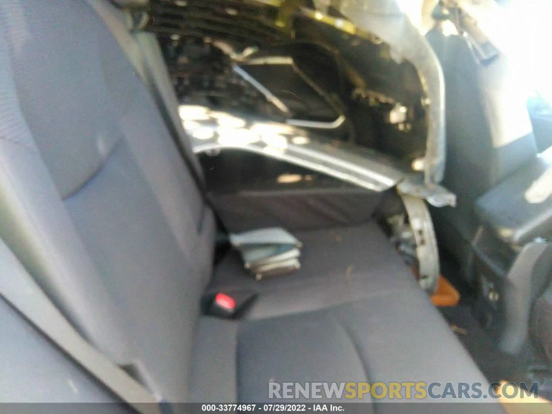 8 Photograph of a damaged car 2T3H1RFV1KW056566 TOYOTA RAV4 2019