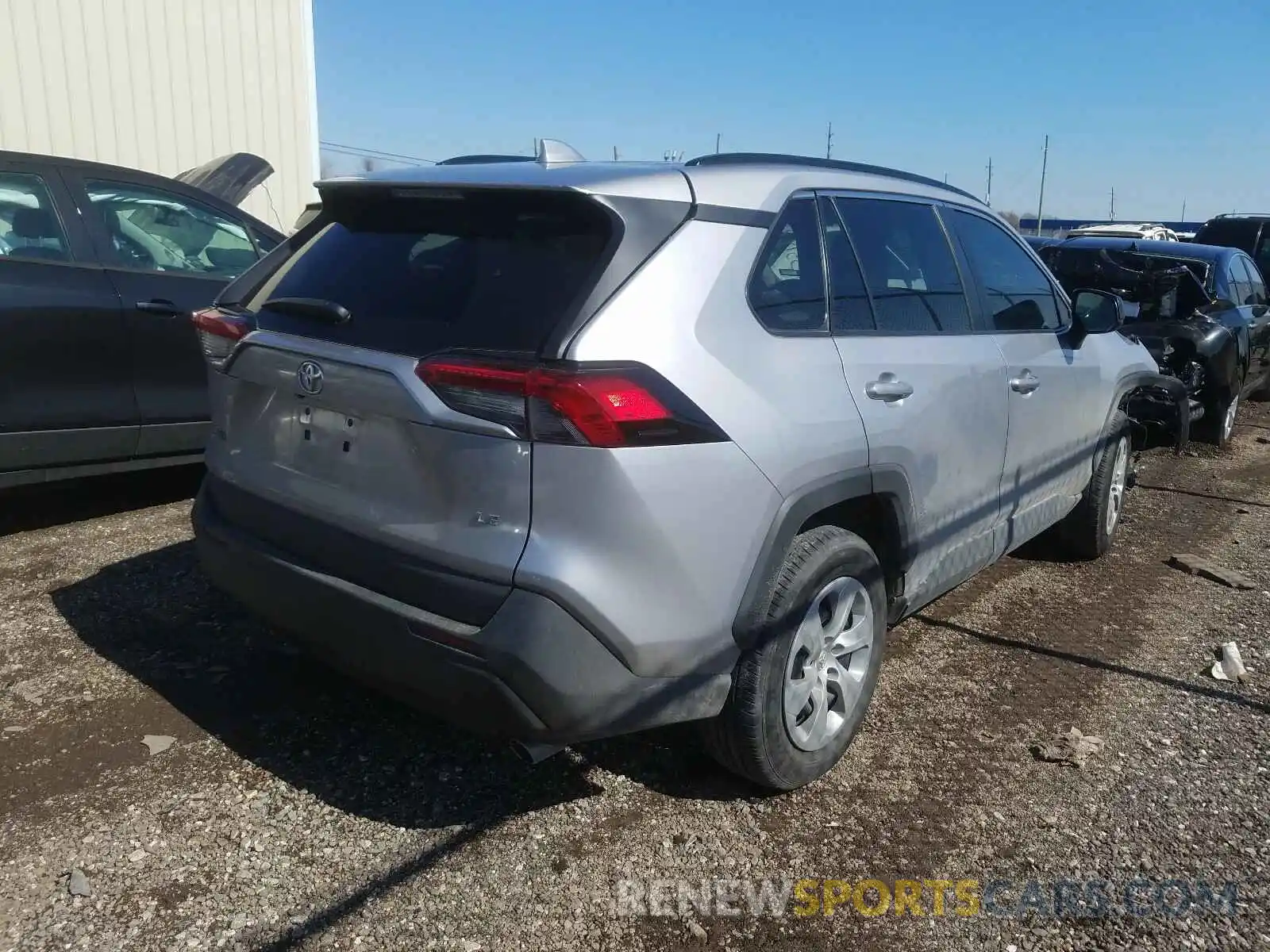 4 Фотография поврежденного автомобиля 2T3H1RFV2KC001660 TOYOTA RAV4 2019