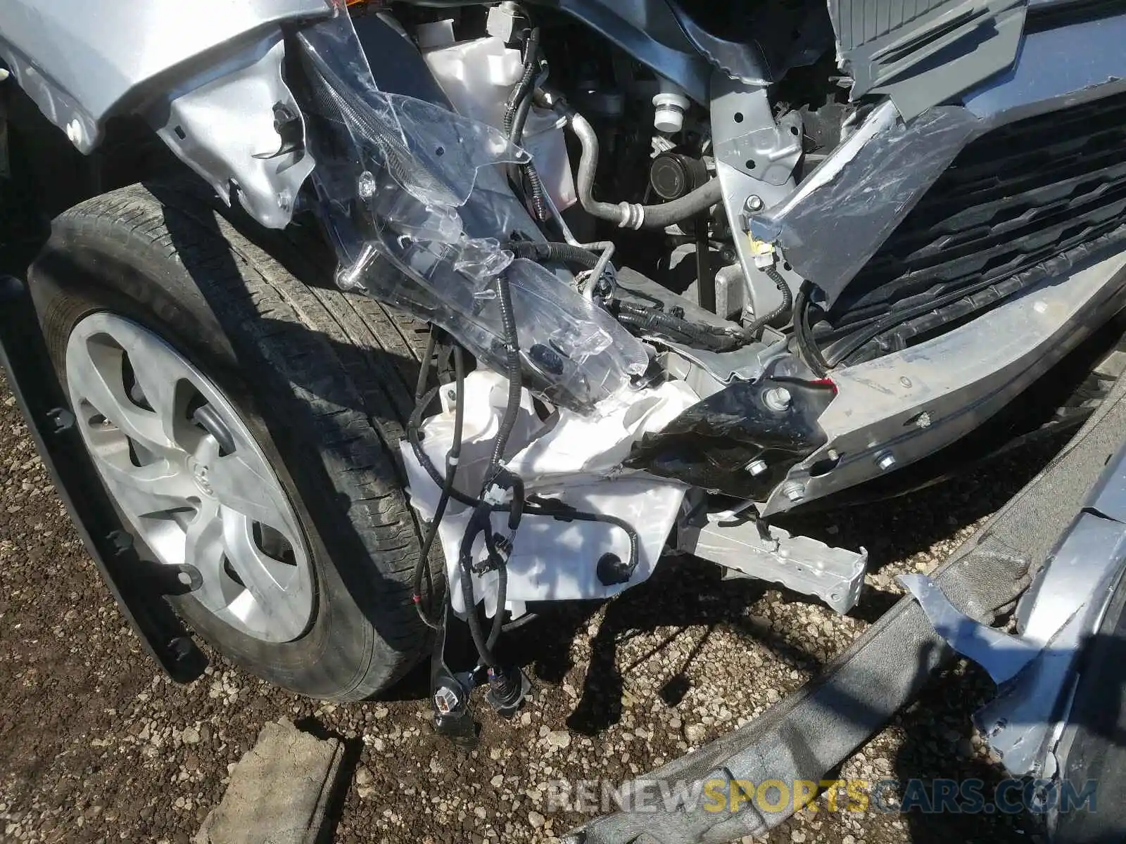 9 Photograph of a damaged car 2T3H1RFV2KC001660 TOYOTA RAV4 2019