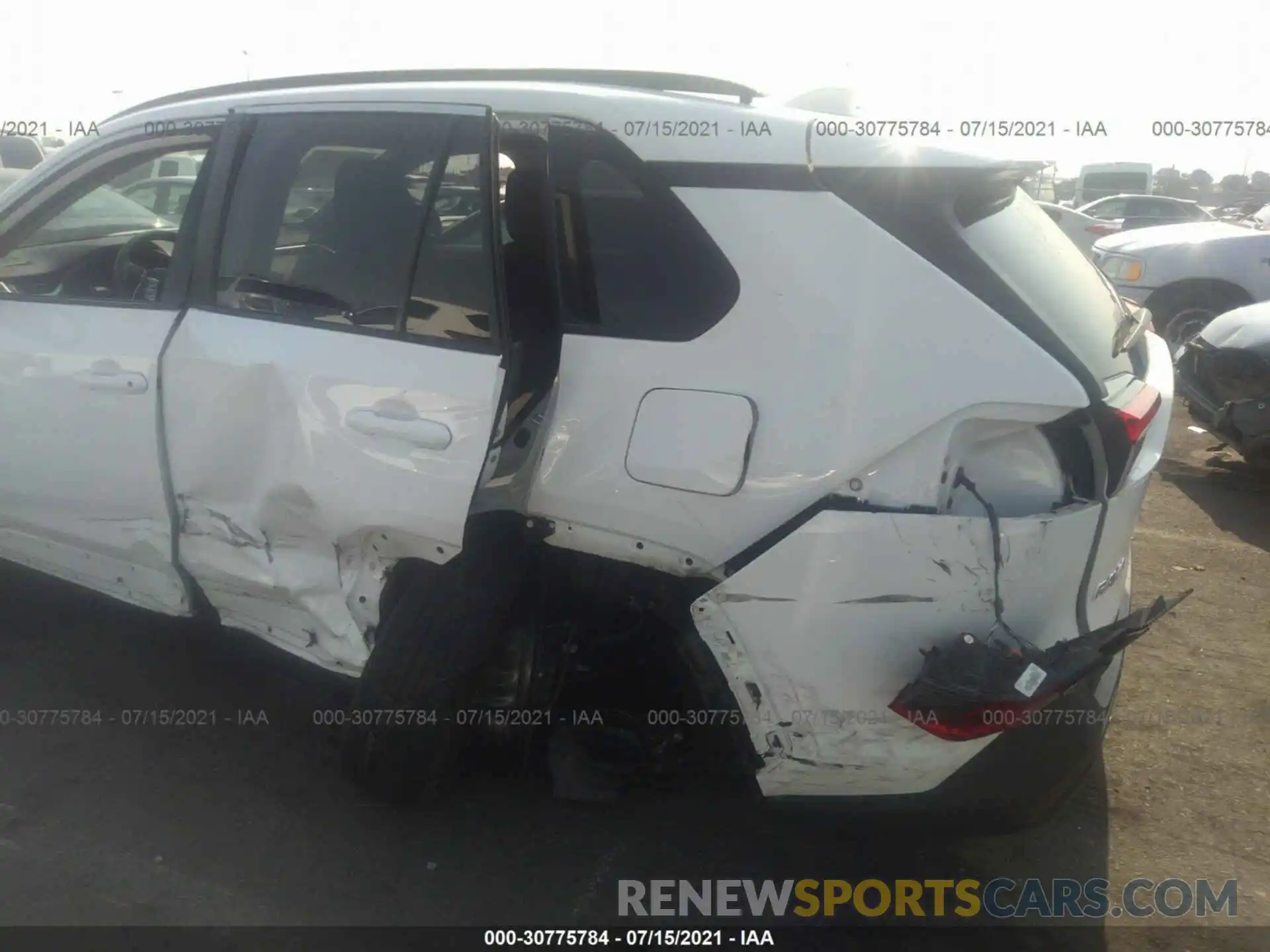 6 Photograph of a damaged car 2T3H1RFV2KC008687 TOYOTA RAV4 2019