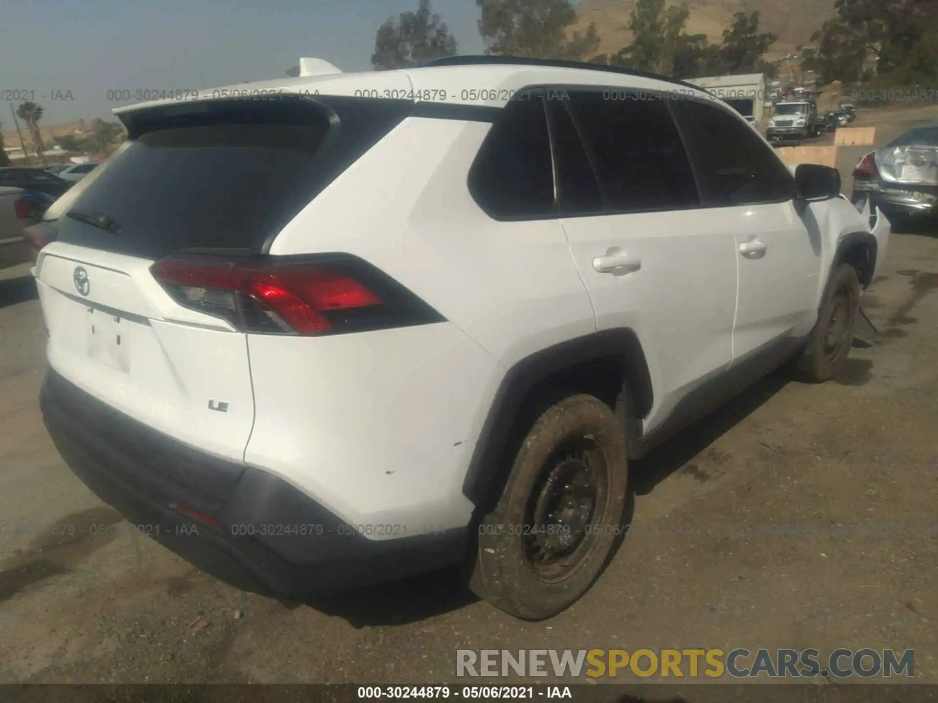 4 Photograph of a damaged car 2T3H1RFV2KC011430 TOYOTA RAV4 2019