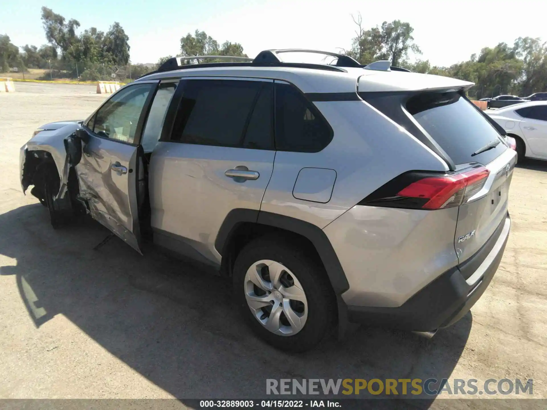 3 Photograph of a damaged car 2T3H1RFV2KC020290 TOYOTA RAV4 2019