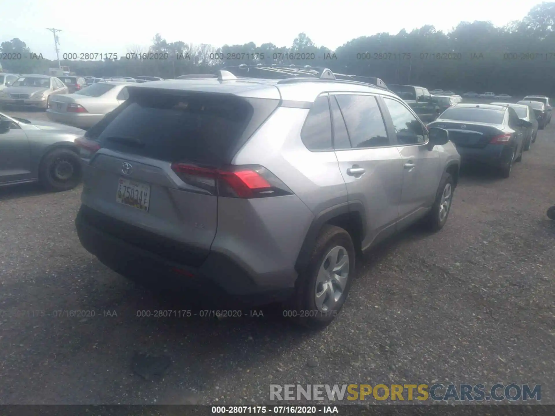 4 Photograph of a damaged car 2T3H1RFV2KC021259 TOYOTA RAV4 2019