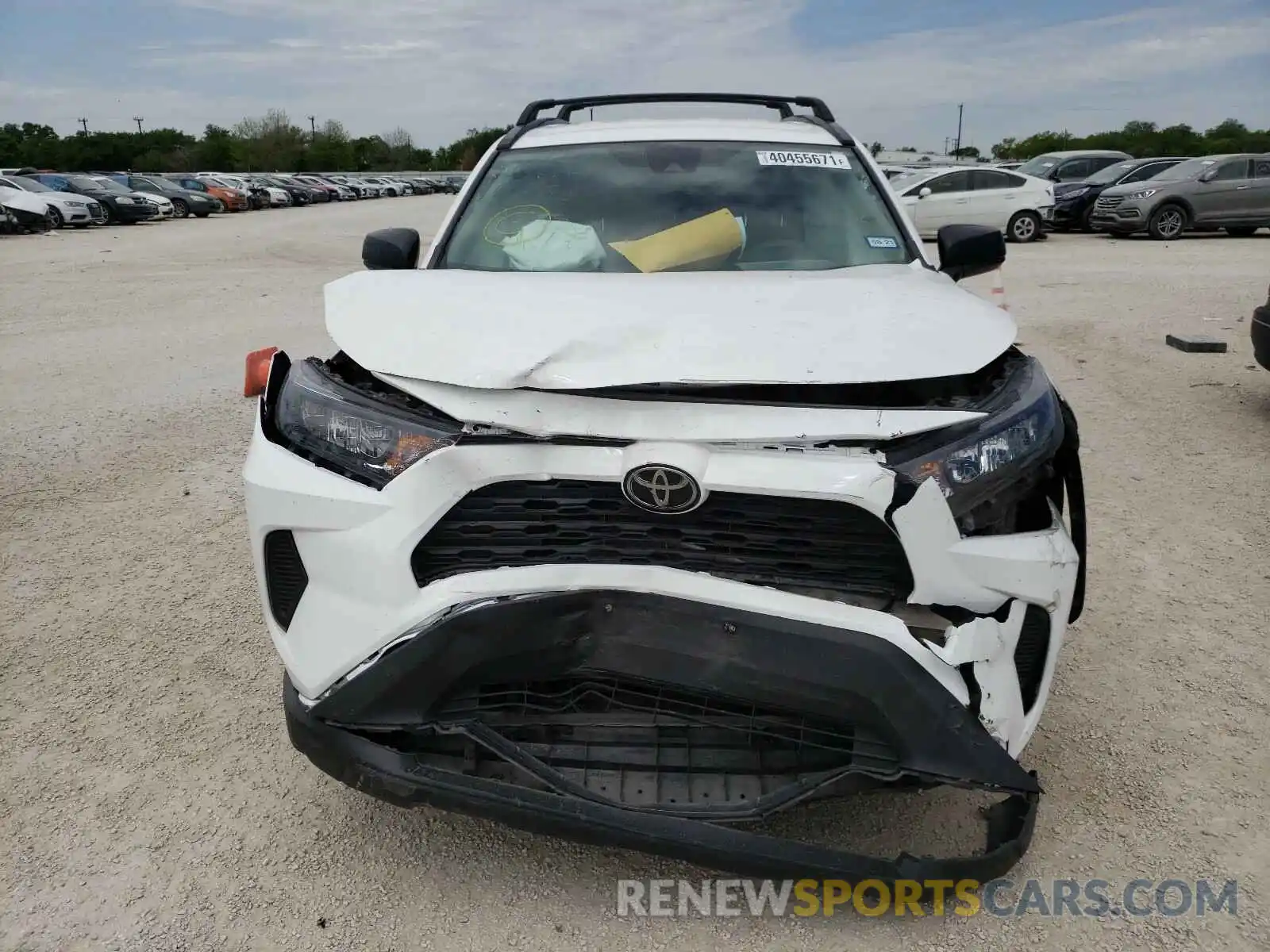 9 Photograph of a damaged car 2T3H1RFV2KC022850 TOYOTA RAV4 2019