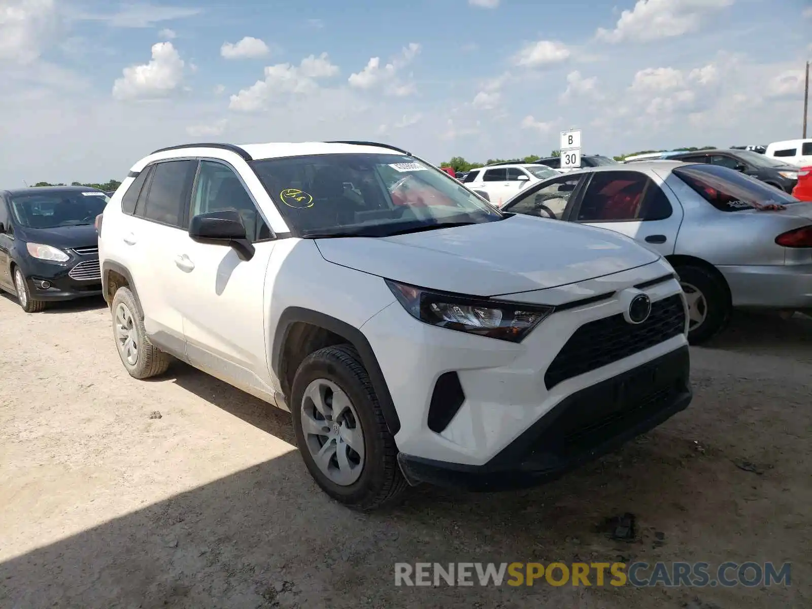 1 Photograph of a damaged car 2T3H1RFV2KC025733 TOYOTA RAV4 2019